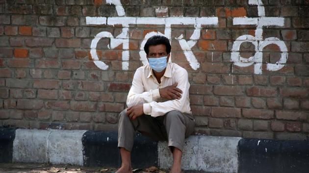 The incident commanders have been directed to visit the labour chowks daily till all construction workers at these chowks are covered. (HT FILE)