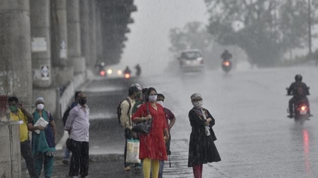 Cyclone Nisarga is expected to hit coastal Maharashtra and Gujarat on Wednesday afternoon.(Satyabrata Tripathy/HT Photo) Cyclone Nisarga is expected to hit coastal Maharashtra and Gujarat on Wednesday afternoon.(Satyabrata Tripathy/HT Photo)