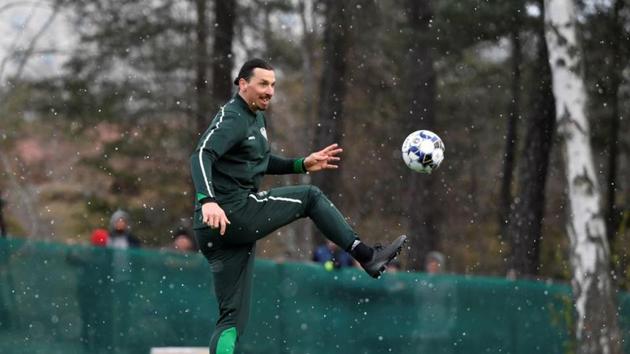 Milan's soccer player Zlatan Ibrahimovic is seen on site while Swedish league team Hammarby IF train at Arsta IP in Stockholm, Sweden April 13, 2020. Henrik Montgomery/TT News Agency/via REUTERS/Files (via REUTERS) Milan's soccer player Zlatan Ibrahimovic is seen on site while Swedish league team Hammarby IF train at Arsta IP in Stockholm, Sweden April 13, 2020. Henrik Montgomery/TT News Agency/via REUTERS/Files (via REUTERS)