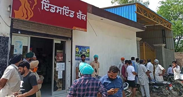 The robbery happened in Tehna village. The branch manager and another bank staffer were thrashed after they resisted. (HT PHOTO) The robbery happened in Tehna village. The branch manager and another bank staffer were thrashed after they resisted. (HT PHOTO)