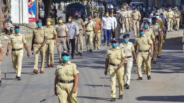 During the nationwide lockdown imposed to curb the spread of coronavirus in the country, there have been 258 instances of assault on Maharashtra Police personnel. (PTI PHOTO.) During the nationwide lockdown imposed to curb the spread of coronavirus in the country, there have been 258 instances of assault on Maharashtra Police personnel. (PTI PHOTO.)