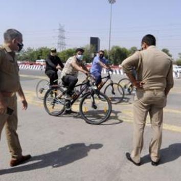 Gautam Budh Nagar had sealed its border with Delhi in April to avoid the spread of coronavirus cases across state boundaries. (HT photo/ Sunil Ghosh) Gautam Budh Nagar had sealed its border with Delhi in April to avoid the spread of coronavirus cases across state boundaries. (HT photo/ Sunil Ghosh)