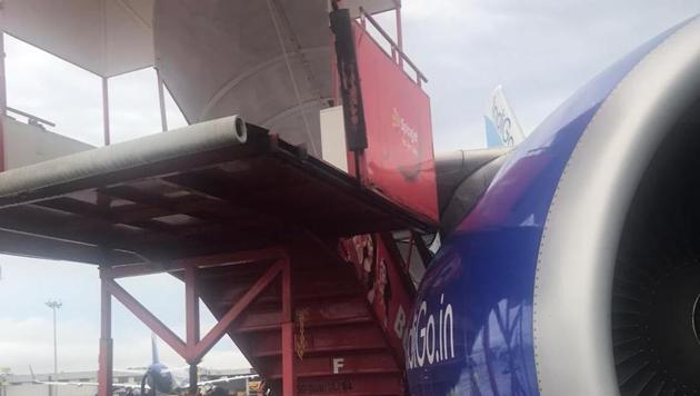 The ladder rammed into the wing (a portion between the engine and the winglet) of the IndiGo aircraft damaging the engine’s cowling. (HT Photo) The ladder rammed into the wing (a portion between the engine and the winglet) of the IndiGo aircraft damaging the engine’s cowling. (HT Photo)