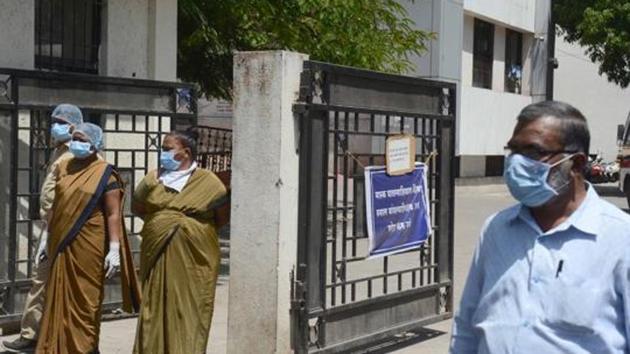 Pune Municipal Commissioner Shekhar Gaikwad on Friday issued a show cause notice to Poona Hospital and Research Centre for denying the treatment to two patients on June 4. (Representational image)(HT PHOTO)