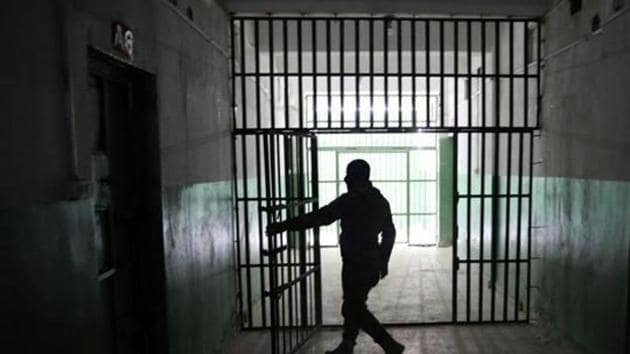 With a prison population of over four lakhs, and new admissions every day, even decongesting prisons is not enough. It is time we focus on the conditions prevalent inside prisons(REUTERS)