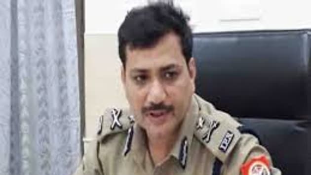 Kanpur IG Mohit Agarwal paid Rs 100 for not wearing a mask in public Kanpur IG Mohit Agarwal paid Rs 100 for not wearing a mask in public