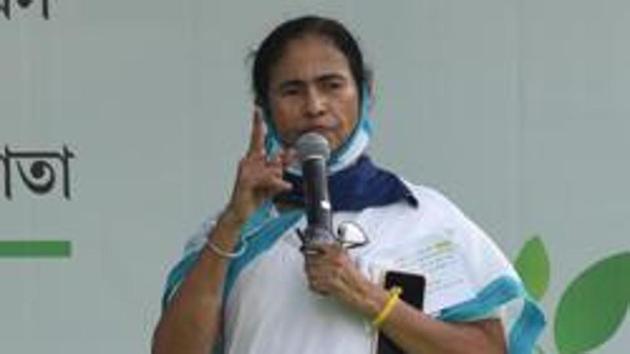 TMC leaders have also cited Gujarat’s example to claim that BJP-ruled states had fared poorly in Covid management due to alleged lack of planning.(Photo by Samir Jana / Hindustan Times) TMC leaders have also cited Gujarat’s example to claim that BJP-ruled states had fared poorly in Covid management due to alleged lack of planning.(Photo by Samir Jana / Hindustan Times)