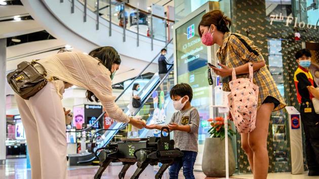 K9’s 5G-powered comrades include ROC, which checks temperatures, and LISA, a customer service-bot. (AFP) K9’s 5G-powered comrades include ROC, which checks temperatures, and LISA, a customer service-bot. (AFP)