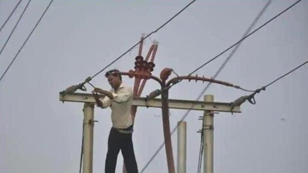 The first month of the lockdown had not only decreased Delhi’s daily average power demand by 35% over the previous year, but it also turned out to be a period with the lowest average electricity consumption in the Capital over the last 11 years at least. (Sakib Ali/HT File photo) The first month of the lockdown had not only decreased Delhi’s daily average power demand by 35% over the previous year, but it also turned out to be a period with the lowest average electricity consumption in the Capital over the last 11 years at least. (Sakib Ali/HT File photo)