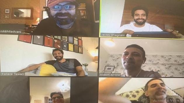 Filmmaker Nikkhil Advani recently narrated the script of Bell Bottom to actor Akshay Kumar and others in a virtual meeting. Filmmaker Nikkhil Advani recently narrated the script of Bell Bottom to actor Akshay Kumar and others in a virtual meeting.