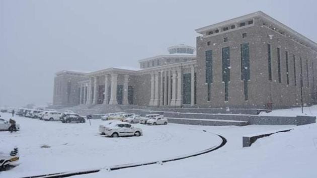 Legislative assembly building of Uttarakhand in Gairsain during winters.(HT Photo) Legislative assembly building of Uttarakhand in Gairsain during winters.(HT Photo)