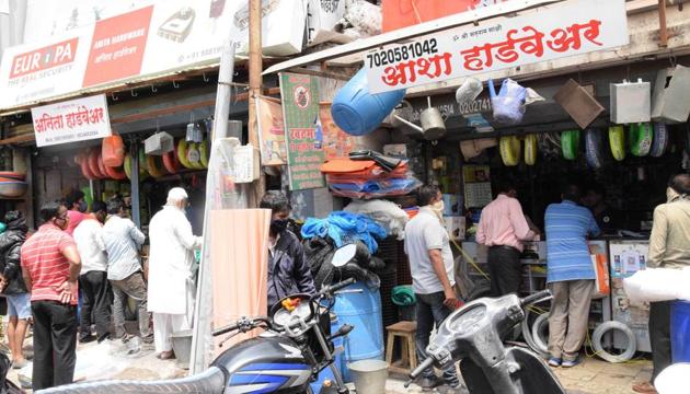 People queue outside hardware shops in Pimpri in Pune on June 6 following lockdown relief announced by the authorities. PMC commissioner Shekhar Gaikwad said the civic body has enough facilities to house Covid-19 patients and therefore, positive patients will be admitted to these centres only. (HT FILE) People queue outside hardware shops in Pimpri in Pune on June 6 following lockdown relief announced by the authorities. PMC commissioner Shekhar Gaikwad said the civic body has enough facilities to house Covid-19 patients and therefore, positive patients will be admitted to these centres only. (HT FILE)