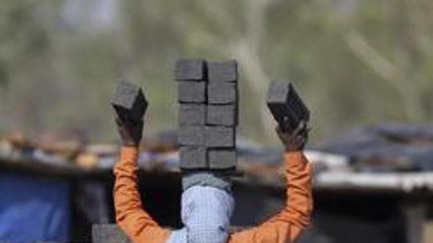 A social worker had moved the Supreme Court alleging that 187 people including women and children are being forced to work in three brick kilns in Bihar and Uttar Pradesh as bonded labourers.(Representative Photo/AP)