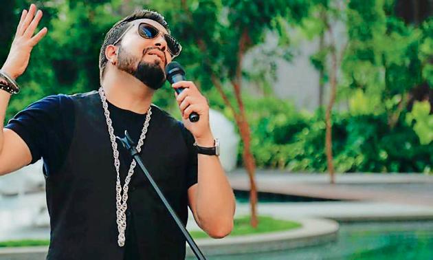 Singer Mika Singh’s new single Tum Jo Mil Gaye Ho (Lockdown) is a remake of the popular Mohammad Rafi song. Singer Mika Singh’s new single Tum Jo Mil Gaye Ho (Lockdown) is a remake of the popular Mohammad Rafi song.