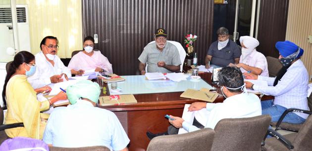 Mayor Balkar Singh Sandhu addressing the F&CC meeting at their camp office in Ludhiana on Tuesday. (Gurpreet Singh/HT) Mayor Balkar Singh Sandhu addressing the F&CC meeting at their camp office in Ludhiana on Tuesday. (Gurpreet Singh/HT)