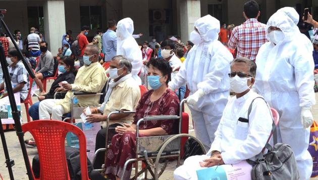 Patients of Covid-19 discharged after full recovery at Chirayu hospital during coronavirus lockdown, in Bhopal on Monday. (ANI File Photo) Patients of Covid-19 discharged after full recovery at Chirayu hospital during coronavirus lockdown, in Bhopal on Monday. (ANI File Photo)