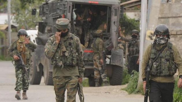 Indian Army personnel near the site of an enounter in Pulwama. (HT file photo) Indian Army personnel near the site of an enounter in Pulwama. (HT file photo)