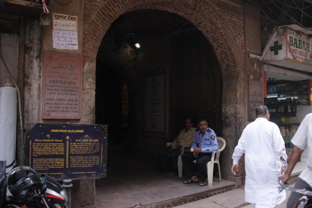 Where stones speak: The entrance to Ghalib’s haveli in Ballimaran, Old Delhi.(Getty Images) Where stones speak: The entrance to Ghalib’s haveli in Ballimaran, Old Delhi.(Getty Images)
