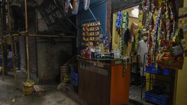 The market houses a number of eateries, books, perfume and flower shops. For a number of Basti residents, their livelihoods depend on income from these shops. (Biplov Bhuyan / HT Photo)