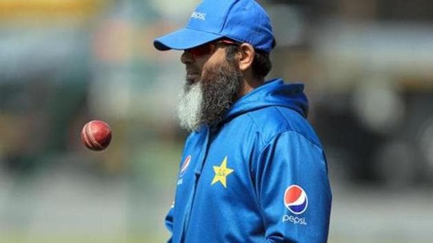 MANCHESTER, ENGLAND - JULY 20: Mushtaq Ahmed of Pakistan during a Pakistan nets session ahead of the 2nd Investec test match between England and Pakistan at Old Trafford Cricket Ground on July 20, 2016 in Manchester, England. (Photo by Clint Hughes/Getty Images) (Getty Images) MANCHESTER, ENGLAND - JULY 20: Mushtaq Ahmed of Pakistan during a Pakistan nets session ahead of the 2nd Investec test match between England and Pakistan at Old Trafford Cricket Ground on July 20, 2016 in Manchester, England. (Photo by Clint Hughes/Getty Images) (Getty Images)