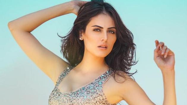 Actor Mandana Karimi says while there is a lot of crisis all around, one should be able to pick ourselves up