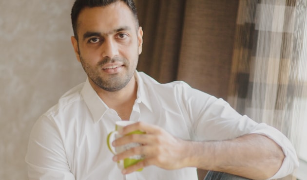 Ravinder Singh is popularly known as the ‘king of romance’ in the world of writing. Ravinder Singh is popularly known as the ‘king of romance’ in the world of writing.