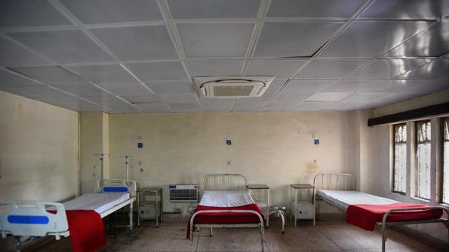 Data shows that of the 1,858 active cases, 538 patients are hospitalised and the rest are in quarantine, either at home or other facilities. (Biplov Bhuyan/HT file photo. Representative image) Data shows that of the 1,858 active cases, 538 patients are hospitalised and the rest are in quarantine, either at home or other facilities. (Biplov Bhuyan/HT file photo. Representative image)
