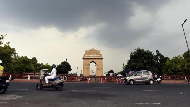 Vehicles pass India Gate on a cloudy day in New Delhi, India on Friday, June 05, 2020. (Sonu Mehta/HT photo for representation) Vehicles pass India Gate on a cloudy day in New Delhi, India on Friday, June 05, 2020. (Sonu Mehta/HT photo for representation)