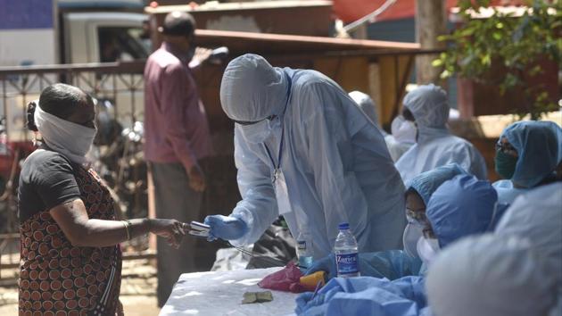 The Covid-19 patient responded to a name sounding similar to his, which was in fact of a recovered person. (Satyabrata Tripathy/HT Photo) The Covid-19 patient responded to a name sounding similar to his, which was in fact of a recovered person. (Satyabrata Tripathy/HT Photo)