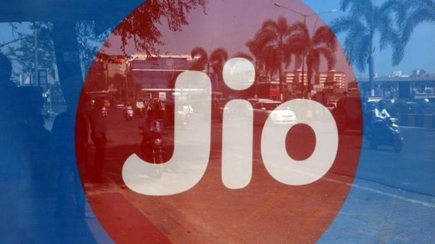 Jio Platforms has raised Rs 104,326.95 crore from leading global investors including Facebook, Silver Lake, Vista Equity Partners, General Atlantic, KKR, Mubadala, ADIA, TPG and L Catterton since April 22.(REUTERS)