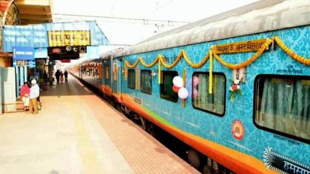 Anand Vihar Railway station is a hub for trains heading to destinations in the east India.(HT Photo/File/Representative) Anand Vihar Railway station is a hub for trains heading to destinations in the east India.(HT Photo/File/Representative)