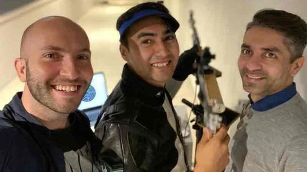 Nicco Campriani (extreme left) and Abhinav Bindra (extreme right).(Photo Courtesy: Abhinav Bindra’s Twitter handle)
