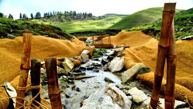 View of Dayara Bugyal in Uttarkashi district where coir geo-textile method has been used to prevent soil erosion. (HT Photo) View of Dayara Bugyal in Uttarkashi district where coir geo-textile method has been used to prevent soil erosion. (HT Photo)