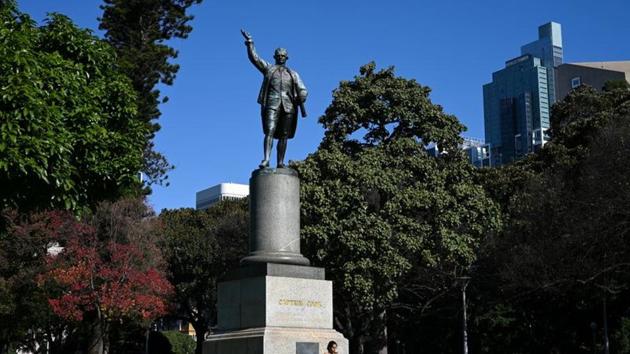 A statue to Captain James Cook, a controversial figure in the history of Australia, stands in Sydney.(REUTERS) A statue to Captain James Cook, a controversial figure in the history of Australia, stands in Sydney.(REUTERS)