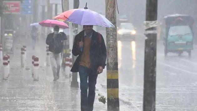 An official statement by the national weather forecaster said that a low pressure area was likely to form over the north Bay of Bengal & neighbourhood areas around June 19. (Sanchit Khanna/HT photo) An official statement by the national weather forecaster said that a low pressure area was likely to form over the north Bay of Bengal & neighbourhood areas around June 19. (Sanchit Khanna/HT photo)