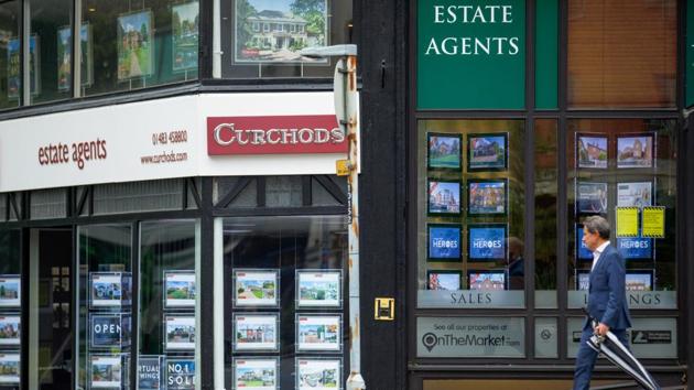 Britain’s economy suffered a record slump of more than 20% in April due to the closure of non-essential businesses to the public to slow the spread of Covid-19. (Bloomberg file photo. Representative image) Britain’s economy suffered a record slump of more than 20% in April due to the closure of non-essential businesses to the public to slow the spread of Covid-19. (Bloomberg file photo. Representative image)