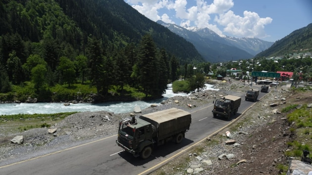 An army convoy on the move from Srinagar to Leh on Wednesday . (Wasem Andrabi/HT PHOTO) An army convoy on the move from Srinagar to Leh on Wednesday . (Wasem Andrabi/HT PHOTO)