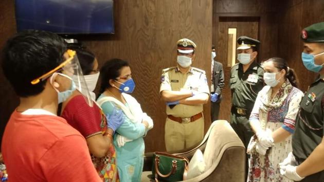 Cyberabad police receives the mortal remains of Col Bikkumalla Santosh Babu, who died in clashes with Chinese troops, at Shamshabad airport on Wednesday morning. (SOURCED) Cyberabad police receives the mortal remains of Col Bikkumalla Santosh Babu, who died in clashes with Chinese troops, at Shamshabad airport on Wednesday morning. (SOURCED)