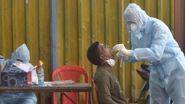 The country’s case fatality rate (CFR), which is defined as the proportion of death to the total number of cases, rose from 2.9% to 3.4%.(Satyabrata Tripathy/HT Photo) The country’s case fatality rate (CFR), which is defined as the proportion of death to the total number of cases, rose from 2.9% to 3.4%.(Satyabrata Tripathy/HT Photo)