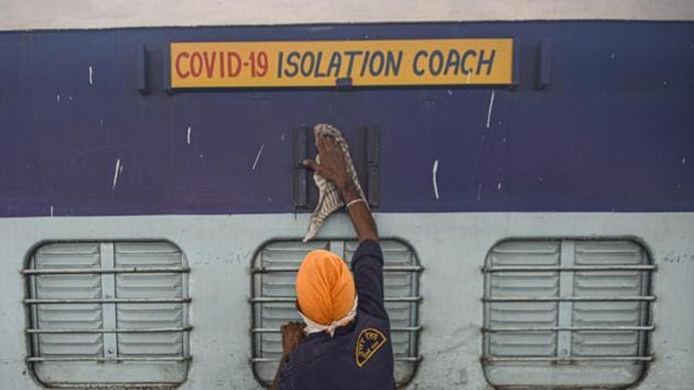 The Railways has deployed 33 coaches in Delhi Cantonment, 30 at Adarsh Nagar, 21 at Safdarjung station, 13 each at Tughlaqabad and Shahdara, and 26 at Patel Nagar.(Biplov Bhuyan/HT PHOTO) The Railways has deployed 33 coaches in Delhi Cantonment, 30 at Adarsh Nagar, 21 at Safdarjung station, 13 each at Tughlaqabad and Shahdara, and 26 at Patel Nagar.(Biplov Bhuyan/HT PHOTO)