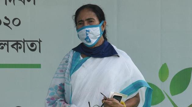 The government has also decided to give special incentive to frontline workers such as police, doctors, municipal staff and others, working covid-affected areas. (Photo by Samir Jana / Hindustan Times) The government has also decided to give special incentive to frontline workers such as police, doctors, municipal staff and others, working covid-affected areas. (Photo by Samir Jana / Hindustan Times)