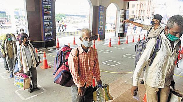 More than 5,000 of the state’s Covid-19 cases have been reported in the past one month and the spike has been attributed to heavy influx of migrants who recently arrives in the state.(HT photo)