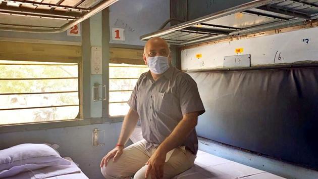 Delhi Deputy CM Manish Sisodia on an inspection of train coaches at Shakur Basti Railway Station that have been converted into isolation wards, in New Delhi.(HT Photo)