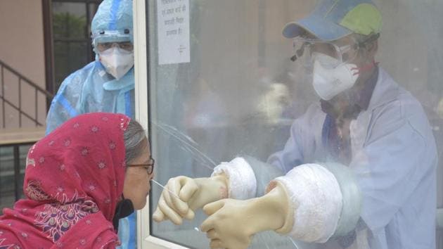 Maharashtra has been reporting over 2,000 Covid-19 positive cases daily for a month amid fears of a spike in the next 15-20 days. (HT photo/ Sakib Ali) Maharashtra has been reporting over 2,000 Covid-19 positive cases daily for a month amid fears of a spike in the next 15-20 days. (HT photo/ Sakib Ali)