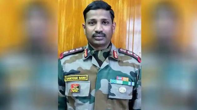 The chief minister said the state government was announcing the ex gratia in honour of the bravery shown by Col Santosh Babu while fighting the Chinese troops. (HT PHOTO.) The chief minister said the state government was announcing the ex gratia in honour of the bravery shown by Col Santosh Babu while fighting the Chinese troops. (HT PHOTO.)