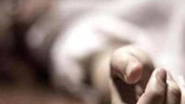 It is suspected that the two men might have given food laced with sedatives to the children and killed them before hanging themselves from the ceiling, the official said.(HT Archives. Representative image) It is suspected that the two men might have given food laced with sedatives to the children and killed them before hanging themselves from the ceiling, the official said.(HT Archives. Representative image)