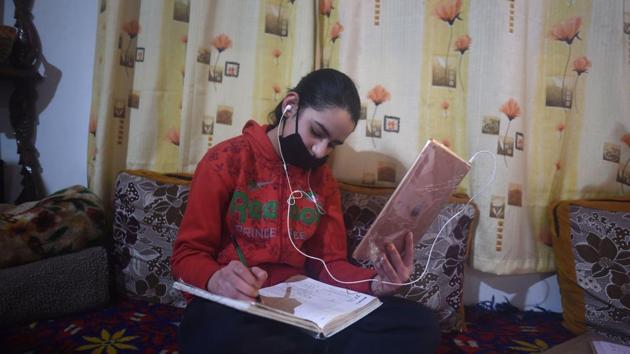 Eager to continue the learning process for their kids, parents in the city are exploring home schooling as a possible option. (Waseem Andrabi/HT file photo. Representative image) Eager to continue the learning process for their kids, parents in the city are exploring home schooling as a possible option. (Waseem Andrabi/HT file photo. Representative image)