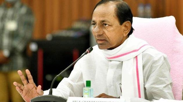 All infection prevention protocols like regular hand washing, sanitisation, wearing masks and other guidelines should be strictly followed. Not more than three persons in addition to the lift operator should be allowed in the lift. (Photo @TelanganaCMO) All infection prevention protocols like regular hand washing, sanitisation, wearing masks and other guidelines should be strictly followed. Not more than three persons in addition to the lift operator should be allowed in the lift. (Photo @TelanganaCMO)