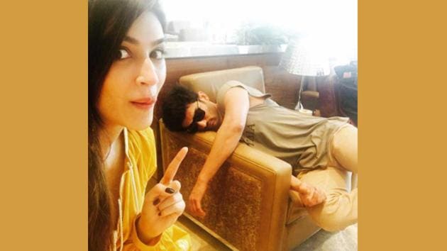 Sushant Singh Rajput was known as a very hard working actor who submerged himself in his characters during the making of his films. However, in a rare moment, co-star Kriti Sanon once clicked him off guard as he tried to take a nap during a break.