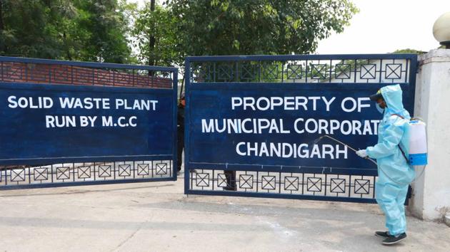 After the three month stay order elapsed on June 12, MC took over the waste management plant in Dadumajra on Friday. (Sanjeev Sharma/HT) After the three month stay order elapsed on June 12, MC took over the waste management plant in Dadumajra on Friday. (Sanjeev Sharma/HT)